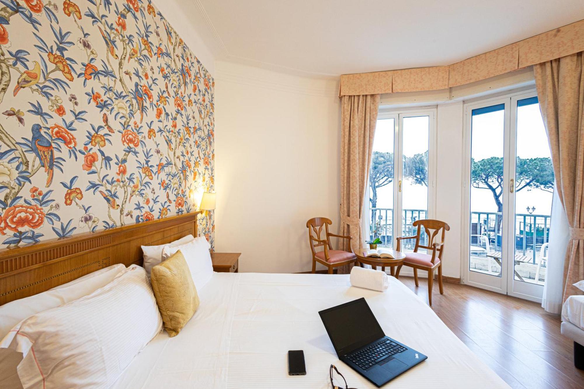 Hotel Majestic By Lvg Hotel Collection アラッシオ エクステリア 写真