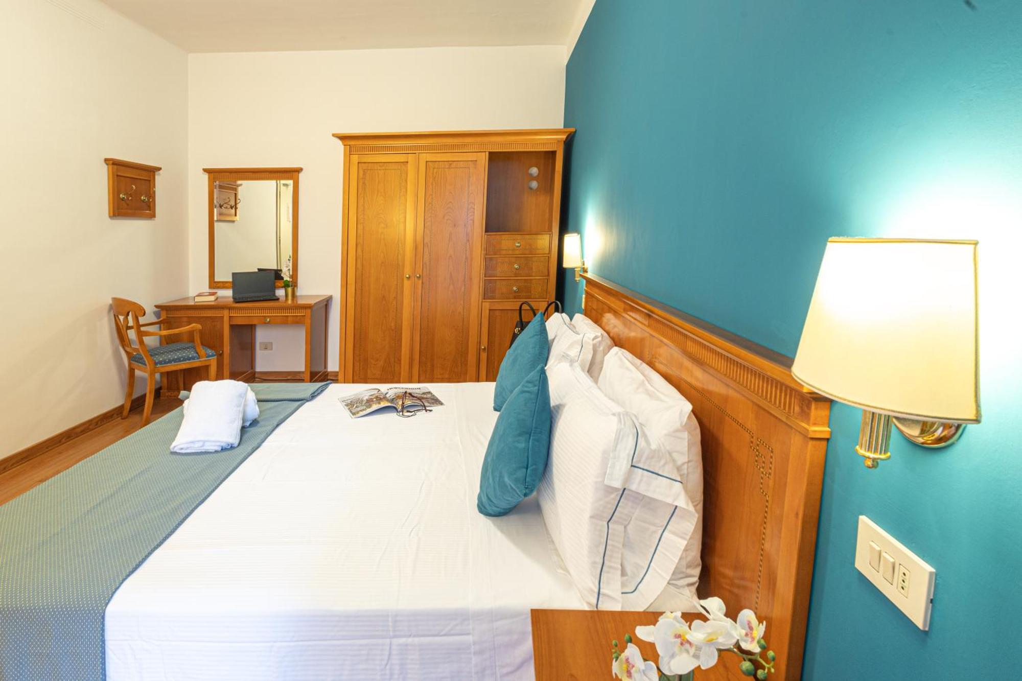 Hotel Majestic By Lvg Hotel Collection アラッシオ エクステリア 写真