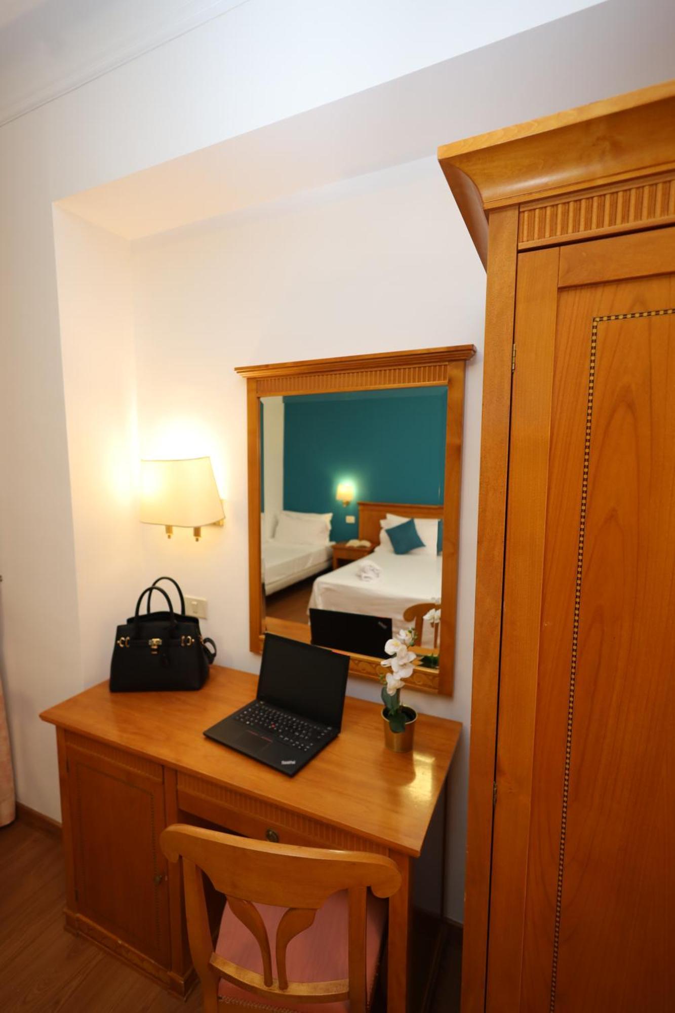 Hotel Majestic By Lvg Hotel Collection アラッシオ エクステリア 写真