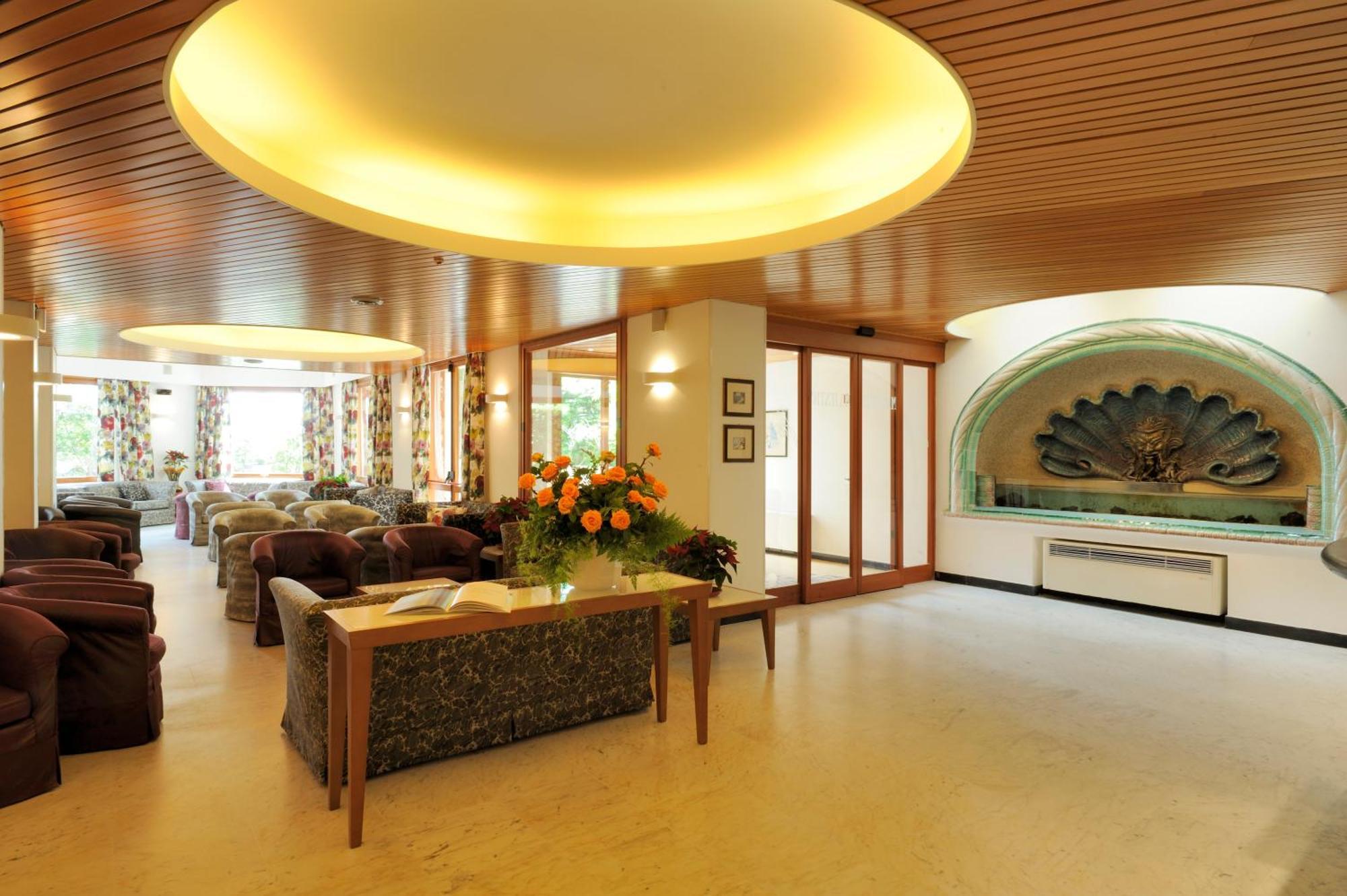 Hotel Majestic By Lvg Hotel Collection アラッシオ エクステリア 写真